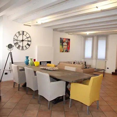 Carducci Chic Apartment- דירה *