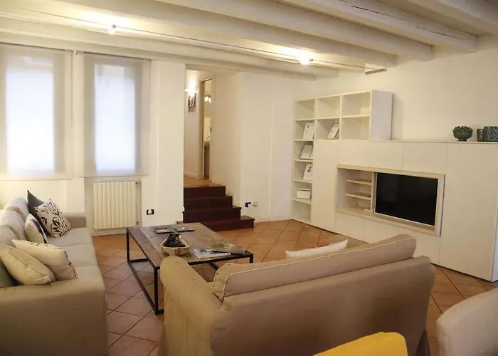 דירה Carducci Chic Apartment-