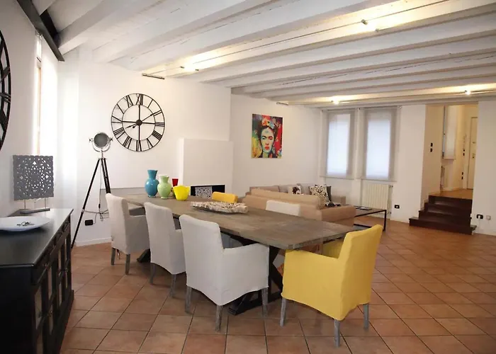 Carducci Chic Apartment- דירה *