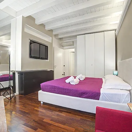 Carducci Chic Apartment- *