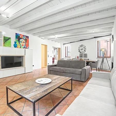 Carducci Chic Apartment- Verona